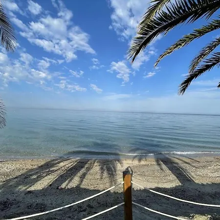 Thalassa-seafront Family Apartament *