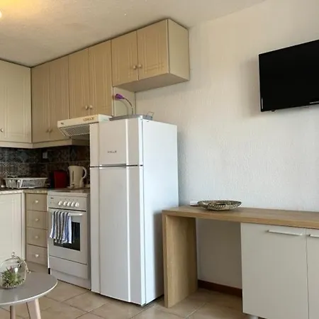 Thalassa-seafront Family Apartament